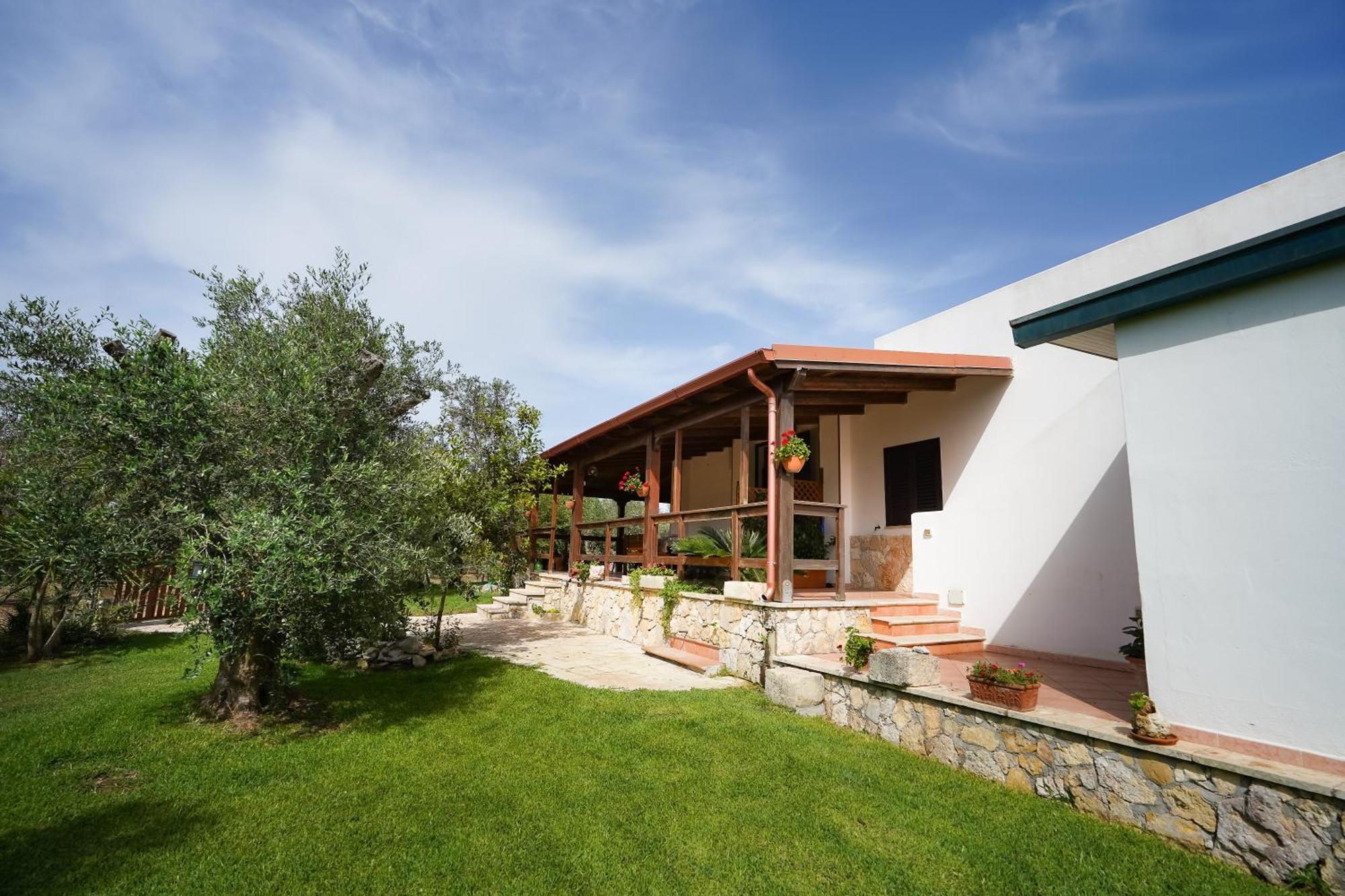 Casa Vacanza Russo Fernando Alimini Exterior foto