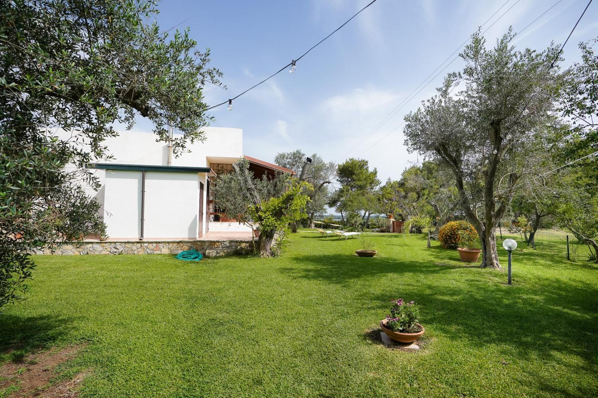 Casa Vacanza Russo Fernando Alimini Exterior foto